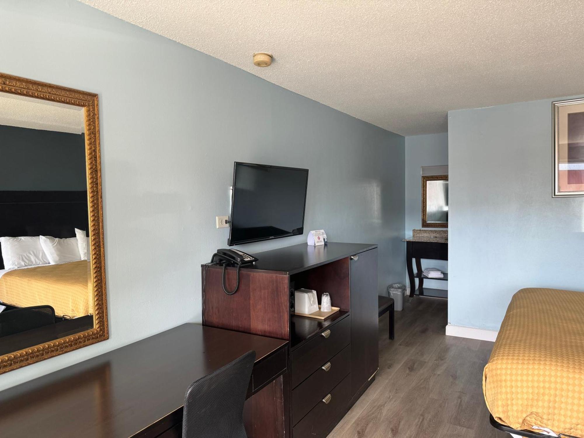 Red Carpet Inn & Suites - Danville Εξωτερικό φωτογραφία