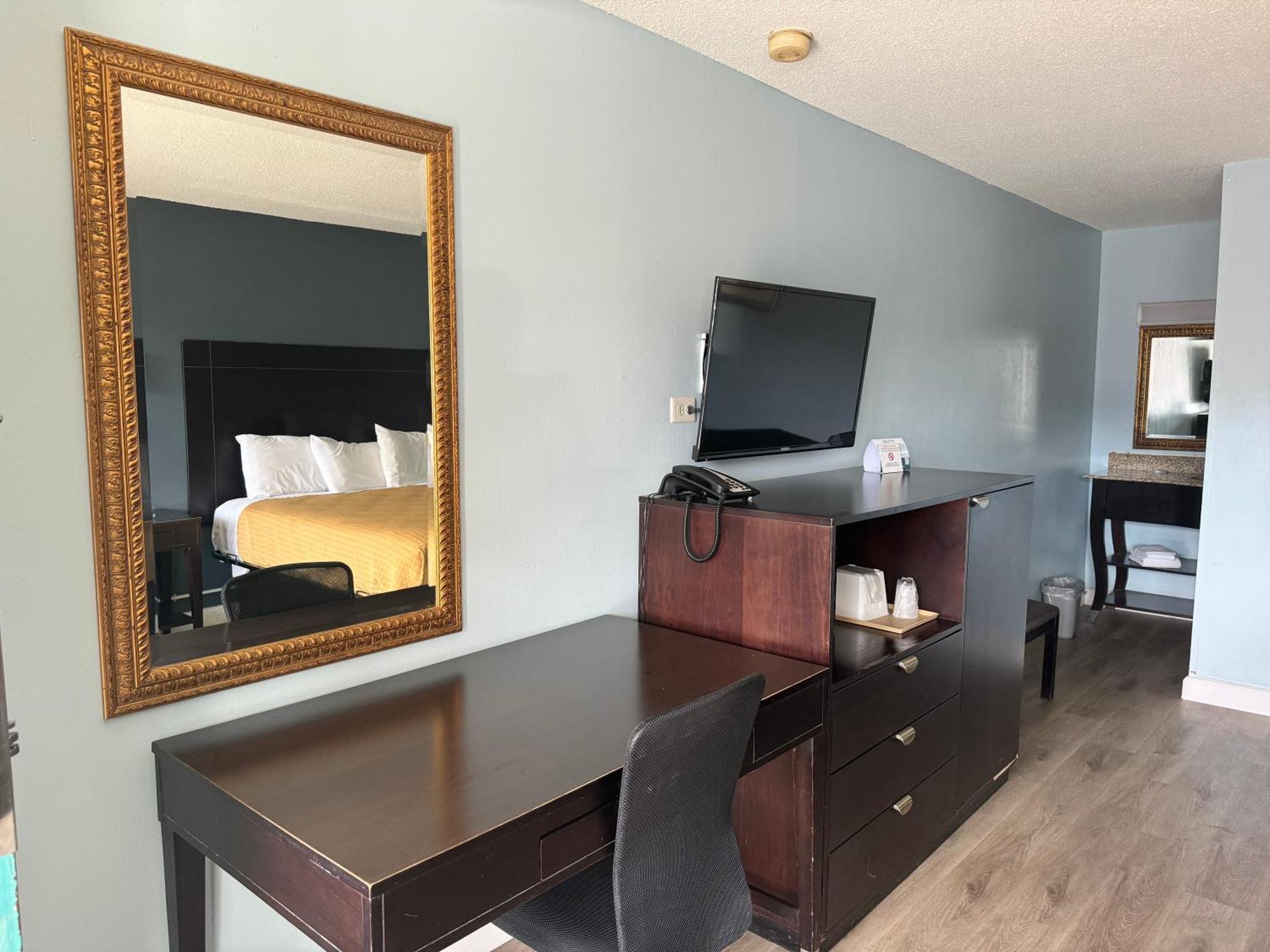 Red Carpet Inn & Suites - Danville Εξωτερικό φωτογραφία