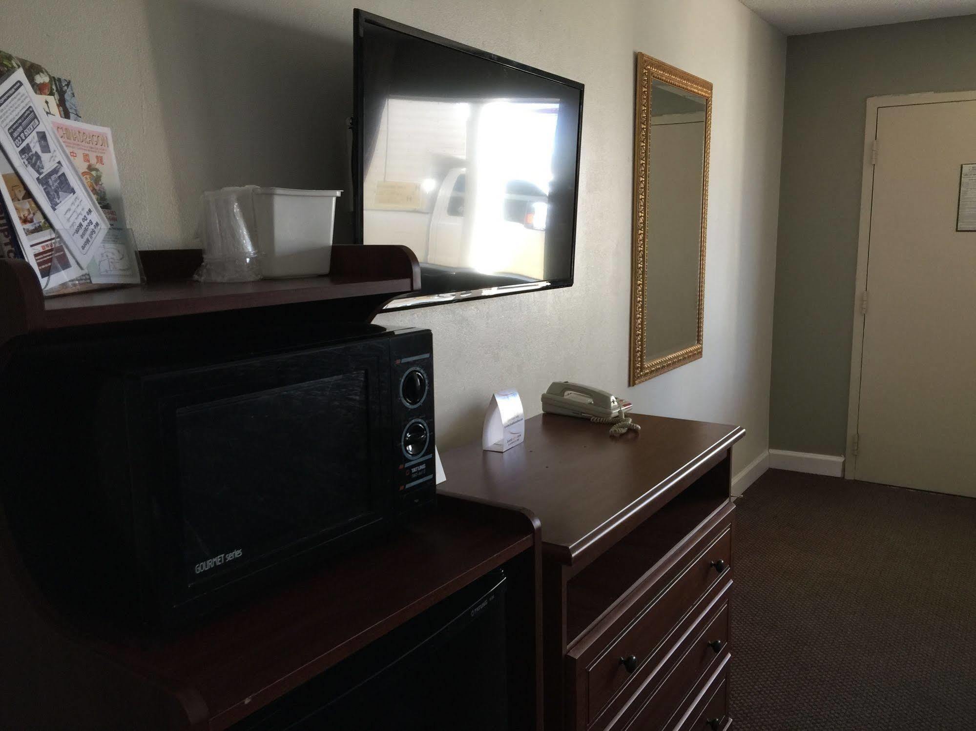 Red Carpet Inn & Suites - Danville Εξωτερικό φωτογραφία