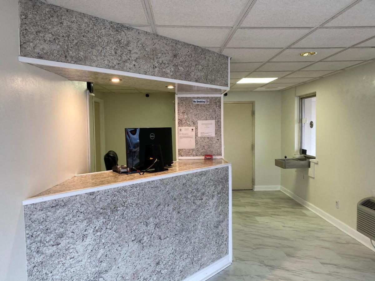 Red Carpet Inn & Suites - Danville Εξωτερικό φωτογραφία