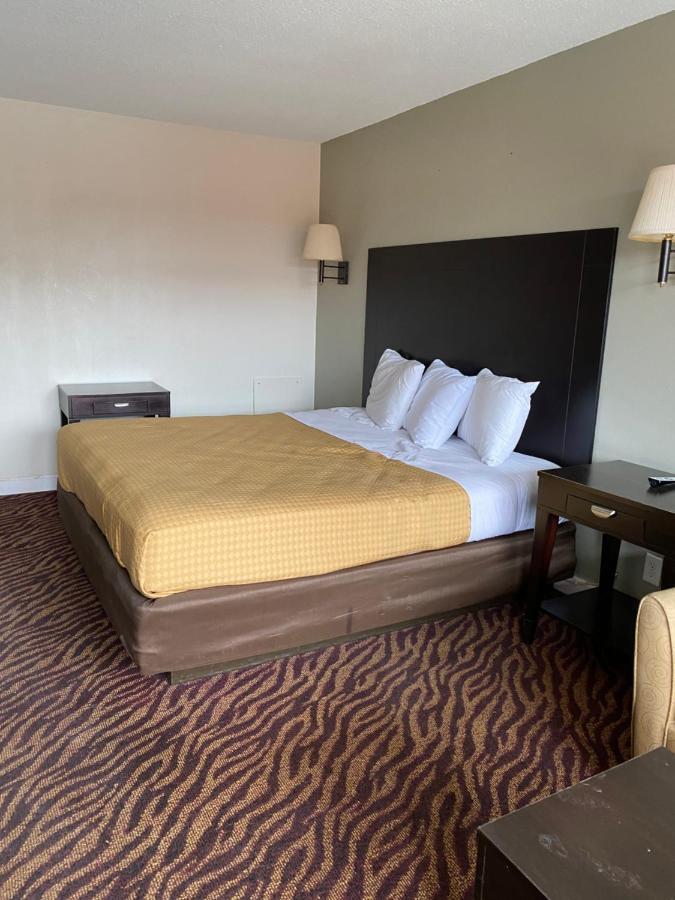 Red Carpet Inn & Suites - Danville Εξωτερικό φωτογραφία