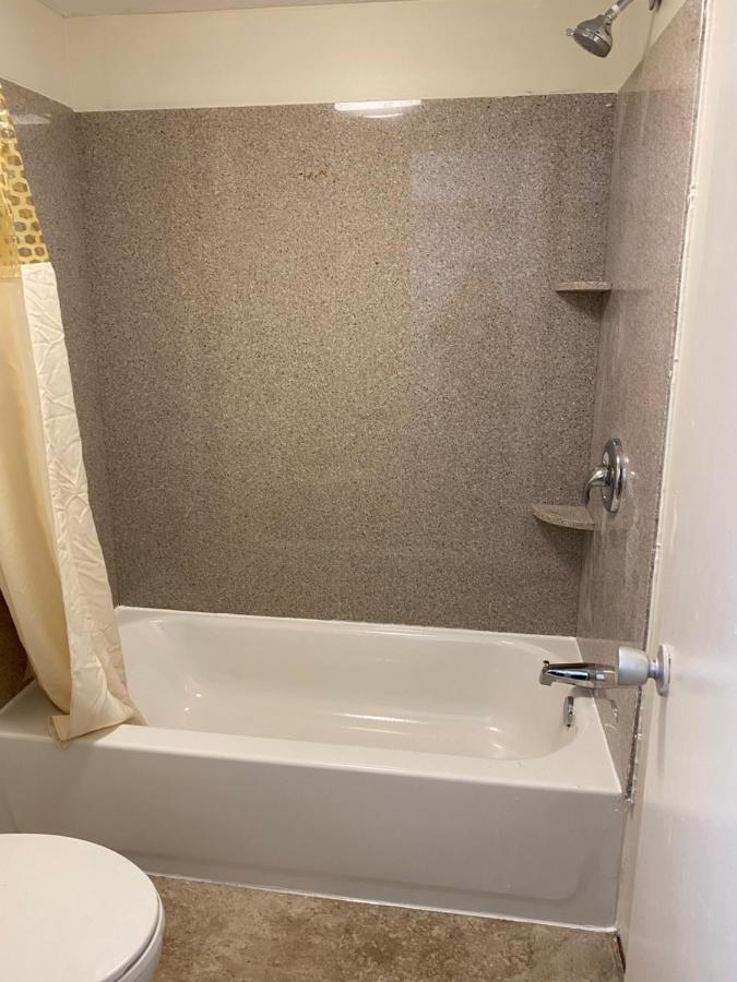 Red Carpet Inn & Suites - Danville Εξωτερικό φωτογραφία